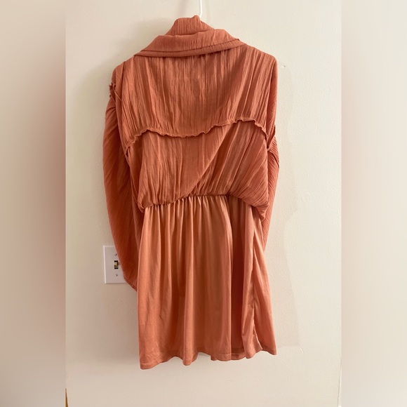 By the River Peach Dress in M - Picture 11 of 11